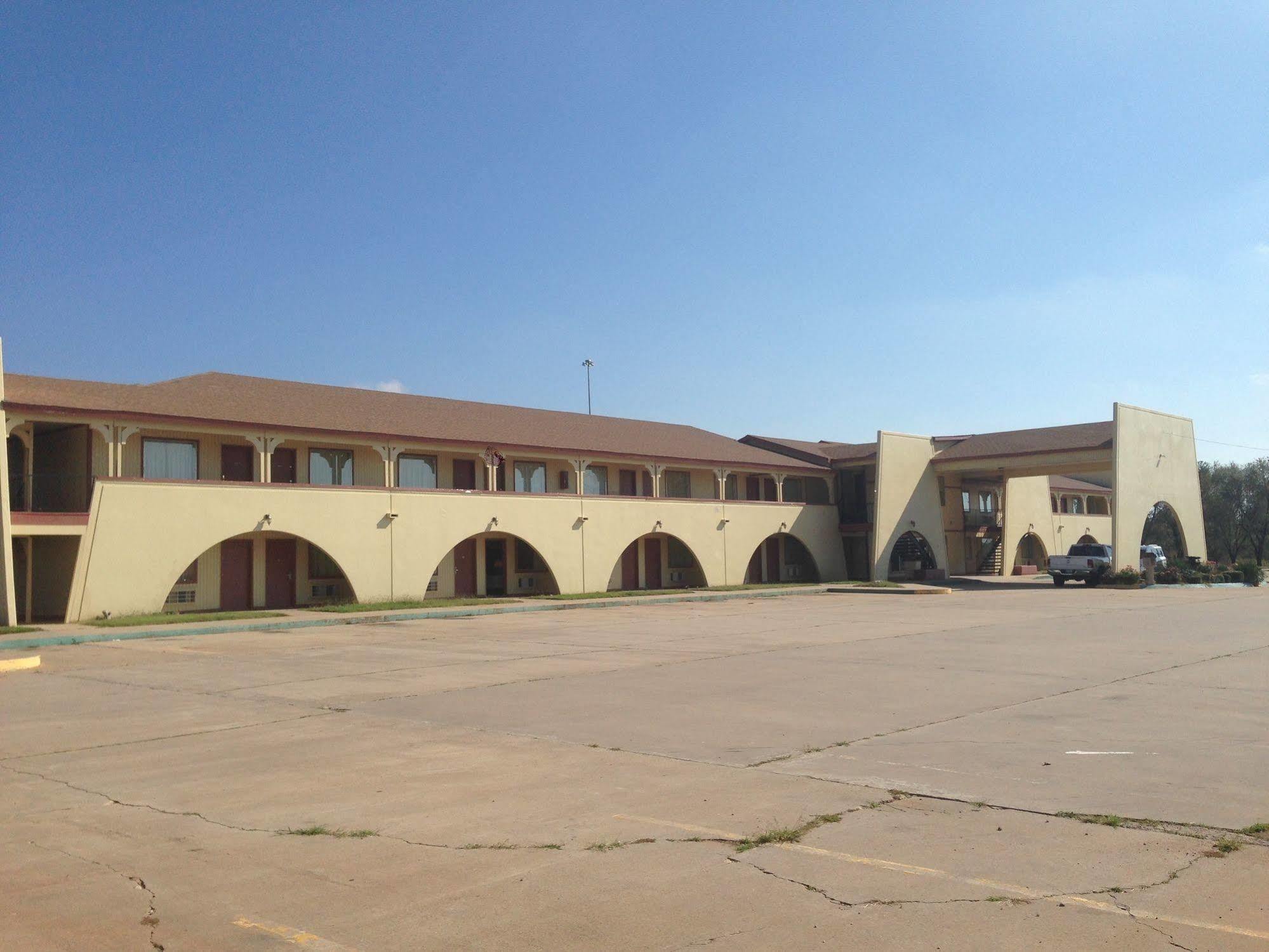 Hometown Inn And Suites Елк-Сіті Екстер'єр фото